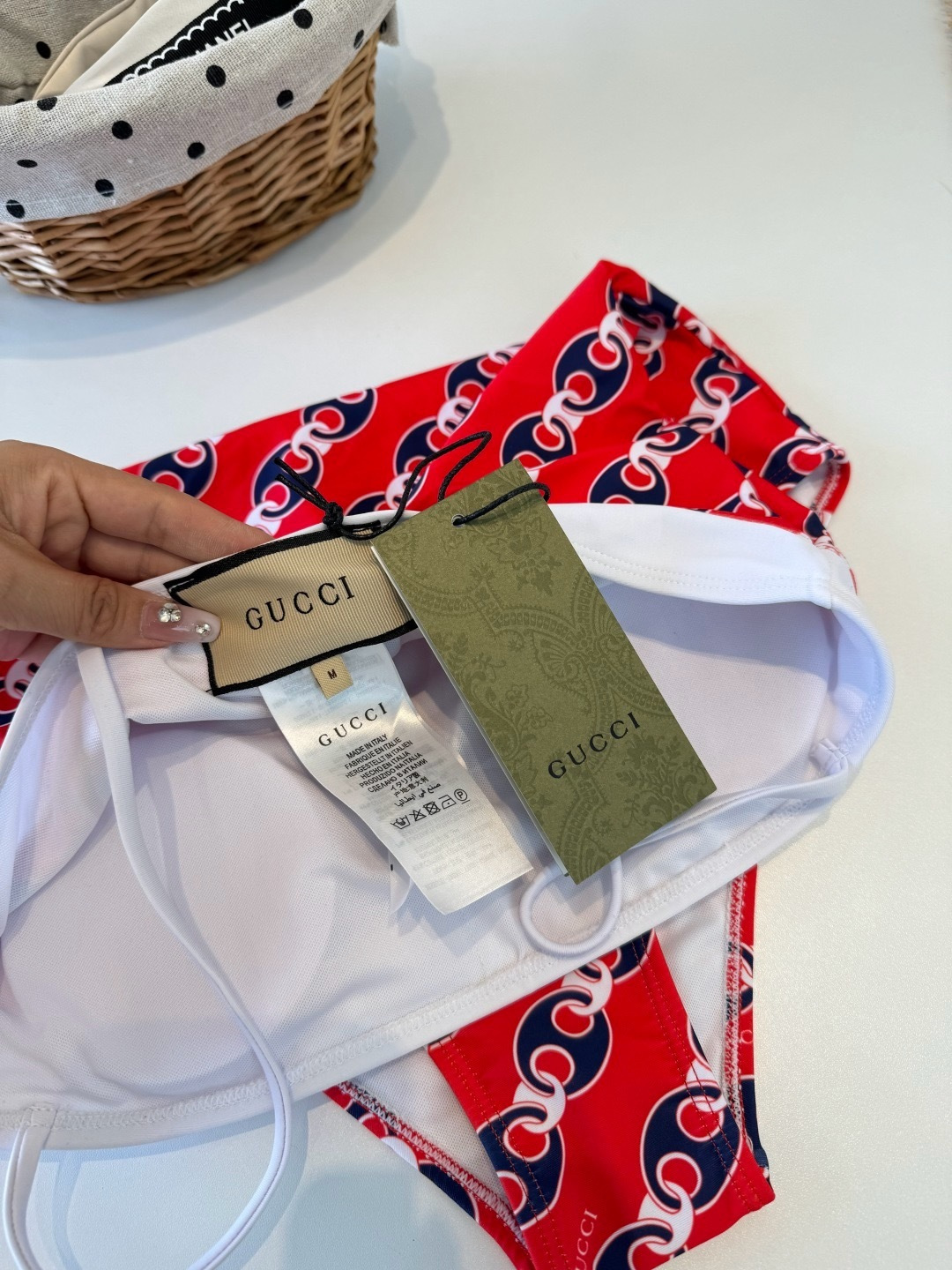 🌾Gucci古奇连体泳衣👙 上身超级棒！同步各大专柜发售，自然而然呈现时尚感！十分减龄，具有年轻活力。 