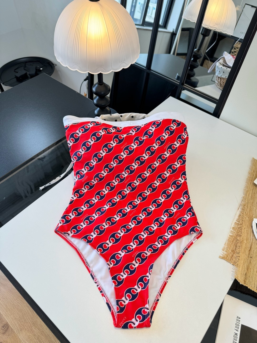 🌾Gucci古奇连体泳衣👙 上身超级棒！同步各大专柜发售，自然而然呈现时尚感！十分减龄，具有年轻活力。 