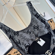 🌾Chanel 香奈儿连体泳衣 😍🥰适合多种场景的游泳衣🏊♀️海边 游泳池 温泉 水上乐园 漂流都可以 🌾Chanel 香奈儿连体泳衣 😍🥰适合多种场景的游泳衣🏊♀️海边 游泳池 温泉 水上乐园 漂流都可以