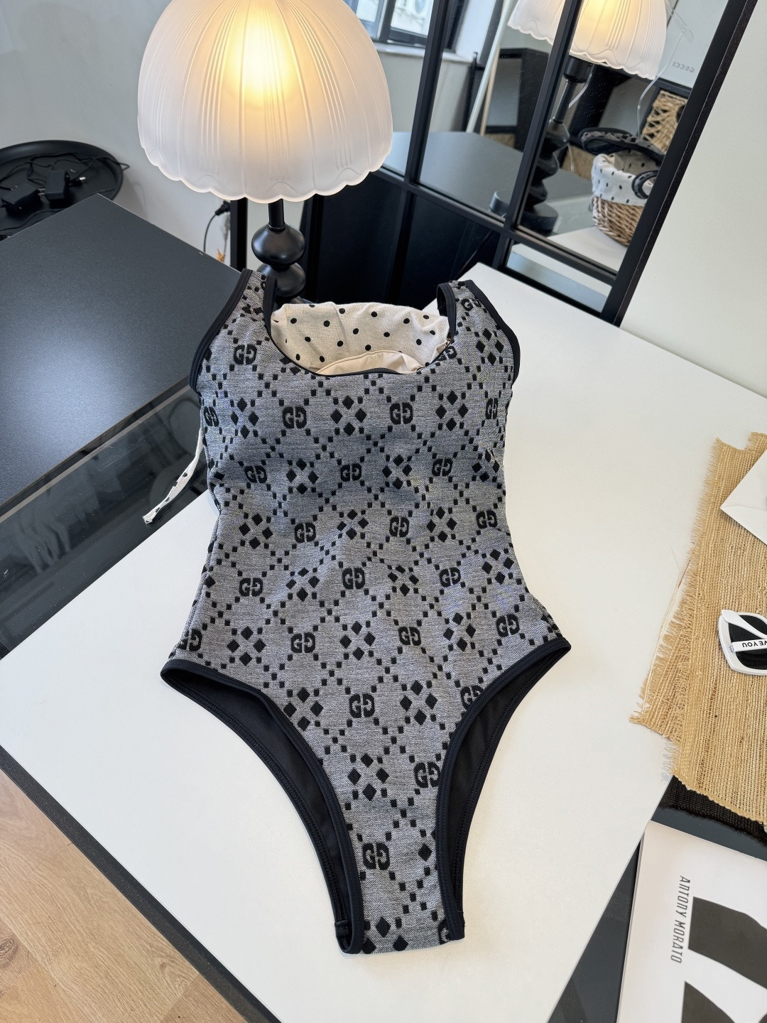 🌾Gucci古奇连体泳衣👙 上身超级棒！同步各大专柜发售，自然而然呈现时尚感！十分减龄，具有年轻活力。 