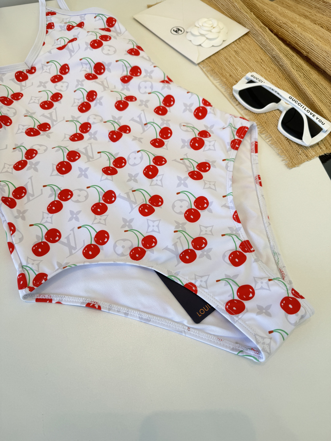 🌾LV路易威登连体泳衣🩱👙新款面料，S M L XL