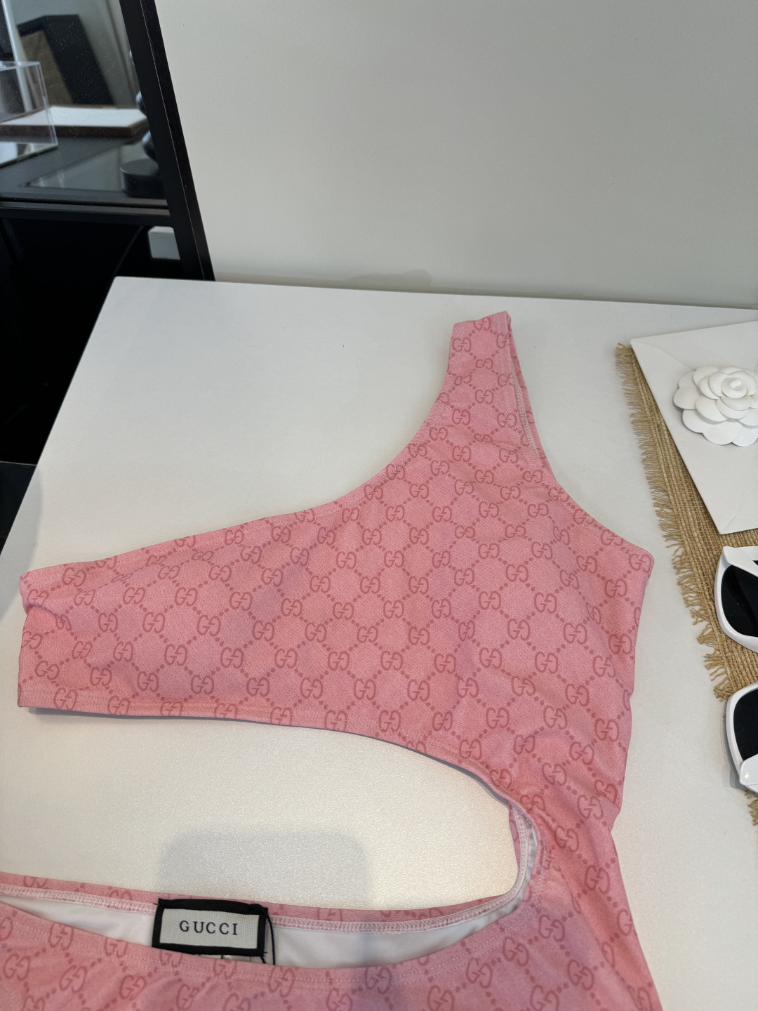 🌾Gucci古奇连体泳衣👙 上身超级棒！同步各大专柜发售，自然而然呈现时尚感！十分减龄，具有年轻活力。 