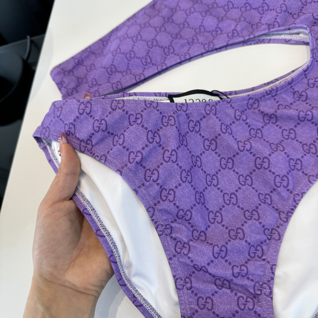 🌾Gucci古奇连体泳衣👙 上身超级棒！同步各大专柜发售，自然而然呈现时尚感！十分减龄，具有年轻活力。 