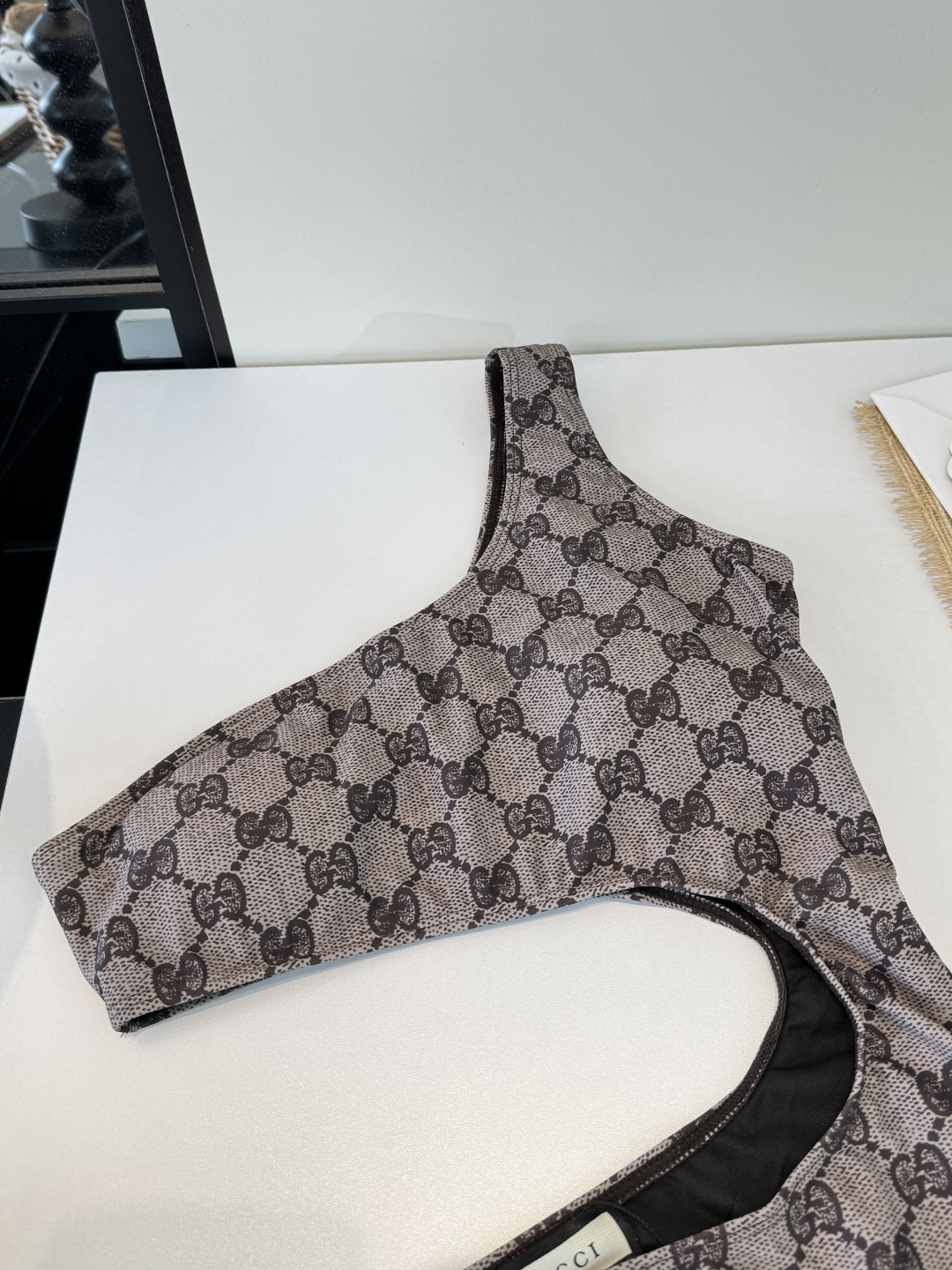 🌾Gucci古奇连体泳衣👙 上身超级棒！同步各大专柜发售，自然而然呈现时尚感！十分减龄，具有年轻活力。 
