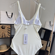 🌾Chanel 香奈儿连体泳衣 😍🥰适合多种场景的游泳衣🏊♀️海边 游泳池 温泉 水上乐园 漂流都可以 🌾Chanel 香奈儿连体泳衣 😍🥰适合多种场景的游泳衣🏊♀️海边 游泳池 温泉 水上乐园 漂流都可以