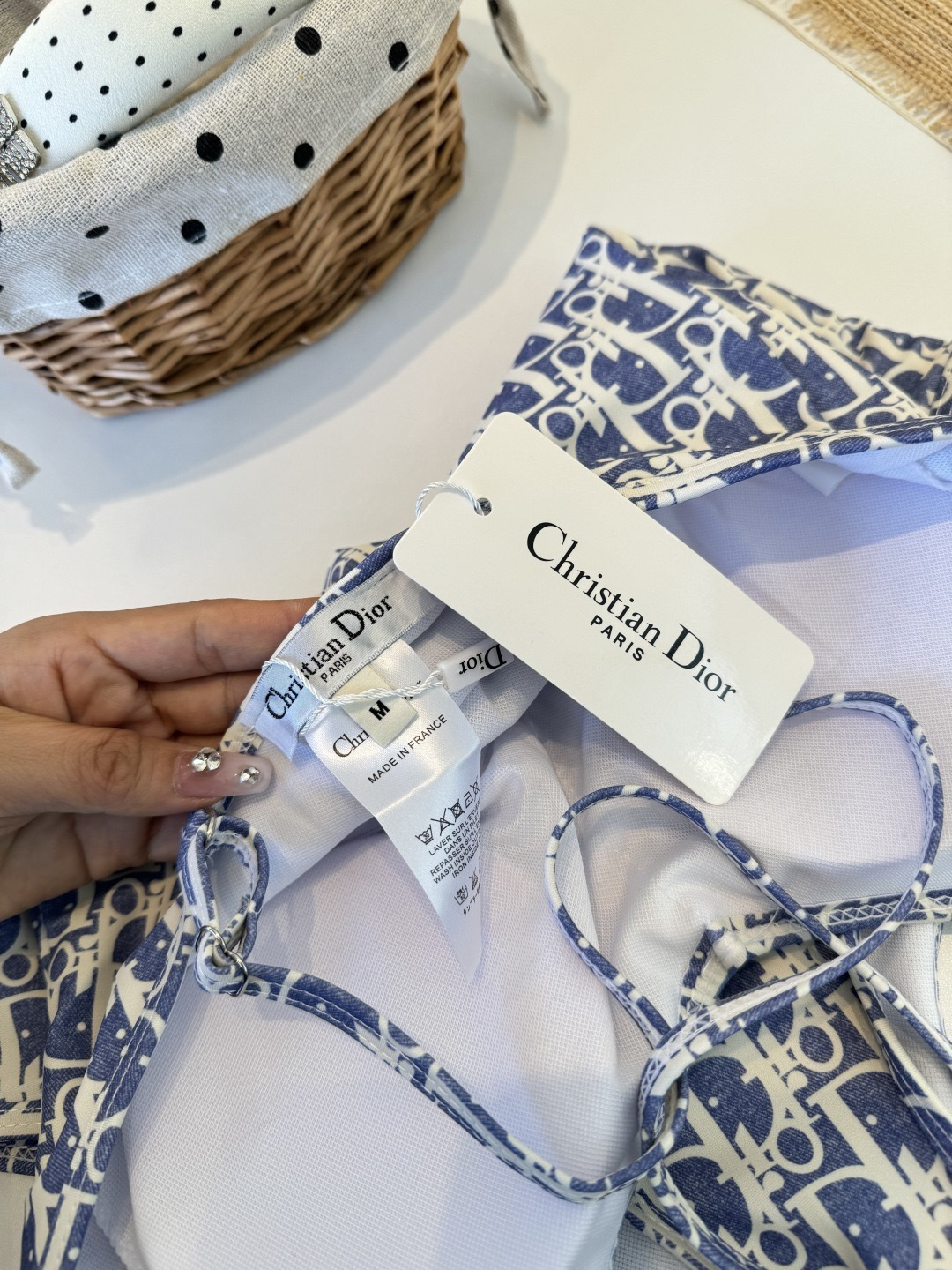 🌾Dior迪奥新连体比基尼👙泳衣，个性十足，超显水蛇腰，出游必备SM L  XL