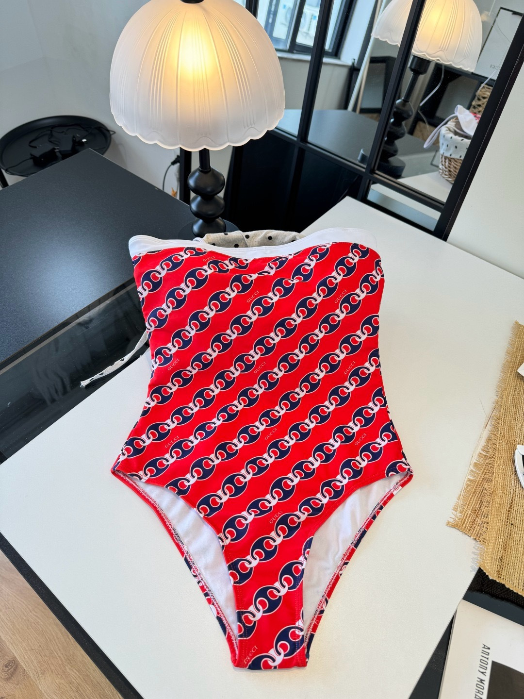 🌾Gucci古奇连体泳衣👙 上身超级棒！同步各大专柜发售，自然而然呈现时尚感！十分减龄，具有年轻活力。 