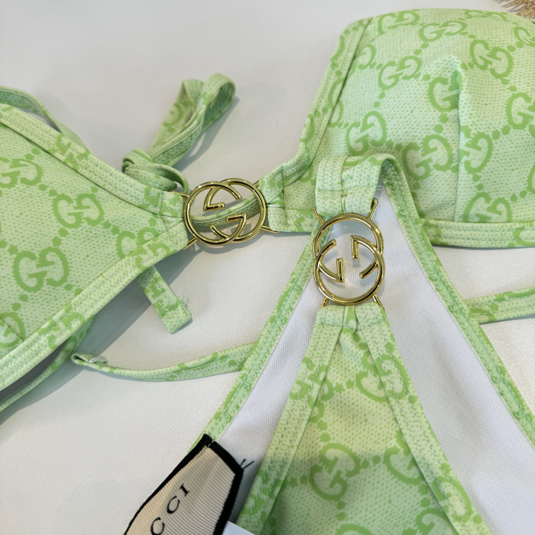 🌾Gucci古奇比基尼👙 上身超级棒！同步各大专柜发售，自然而然呈现时尚感！十分减龄，具有年轻活力。 码