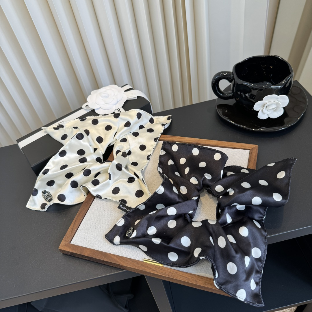 NO:920788,Chanel Chanel polka dot hair tie hairpins, hairpins, chanel, chanel, hairpins19860909Chanel香奈儿波点发圈发夹,发夹,chanel,chanel,hairpins,accessory