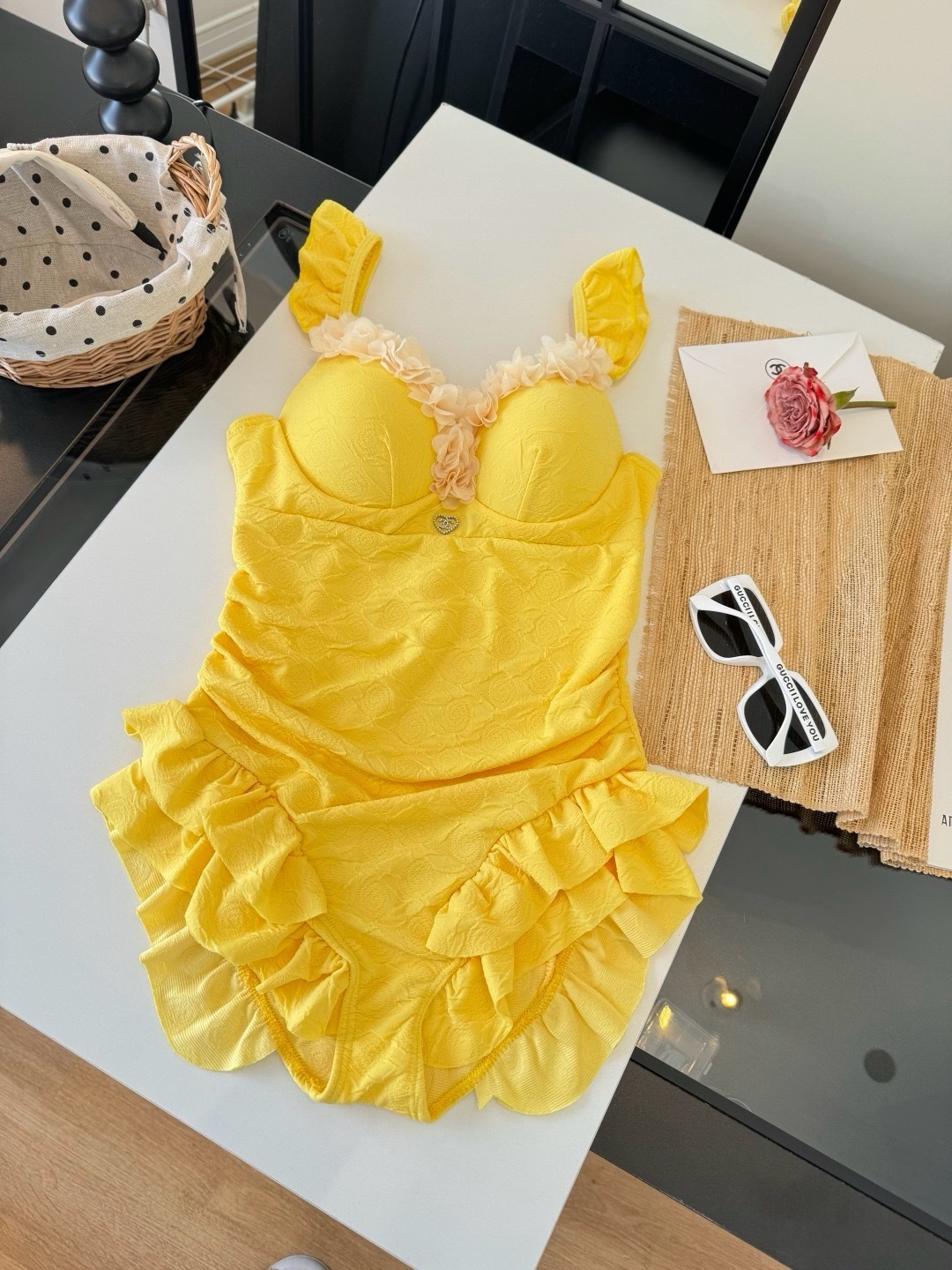 🌾Chanel 香奈儿连体泳衣 😍🥰适合多种场景的游泳衣🏊‍♀️海边 游泳池 温泉 水上乐园 漂流都可以