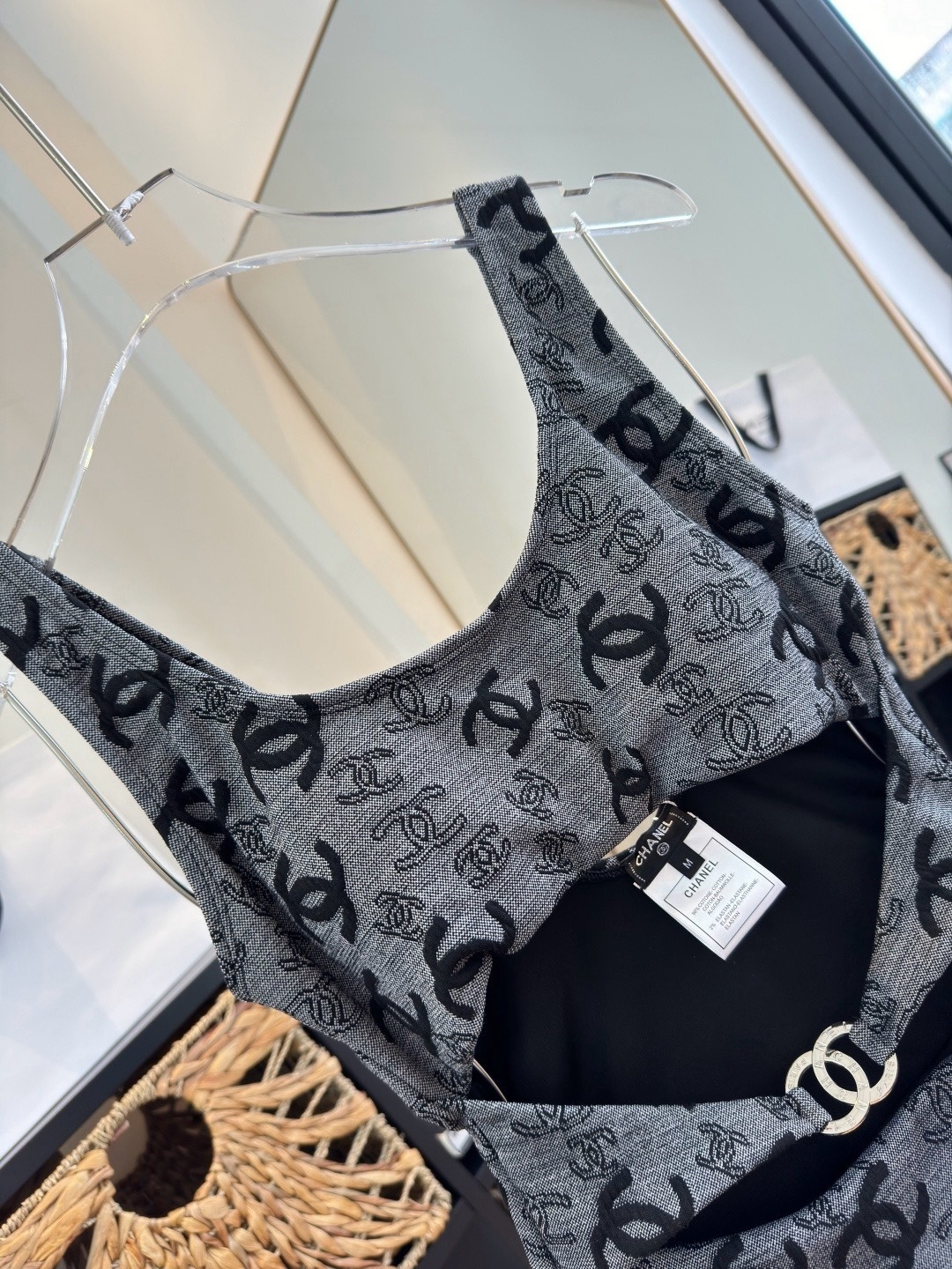 🌾Chanel 香奈儿连体泳衣 😍🥰适合多种场景的游泳衣🏊‍♀️海边 游泳池 温泉 水上乐园 漂流都可以