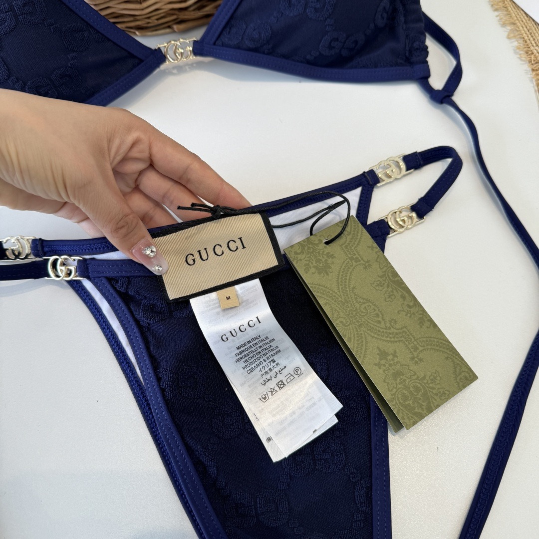 Gucci古奇分体泳衣👙 上身超级棒！同步各大专柜发售，自然而然呈现时尚感！十分减龄，具有年轻活力。 码