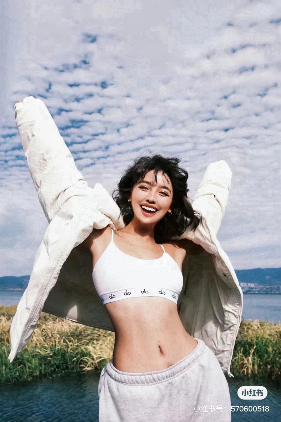 NO:881922,alo trendy brand split bikini swimsuit, S M L swimsuit and trunks bikini, swimsuit, swimming trunks, bikini, swimsuits, bikinis19860909alo潮牌分体比基尼泳衣,S M L泳衣泳裤比基尼,泳衣，泳裤，比基尼,swimsuits,bikinis,accessory
