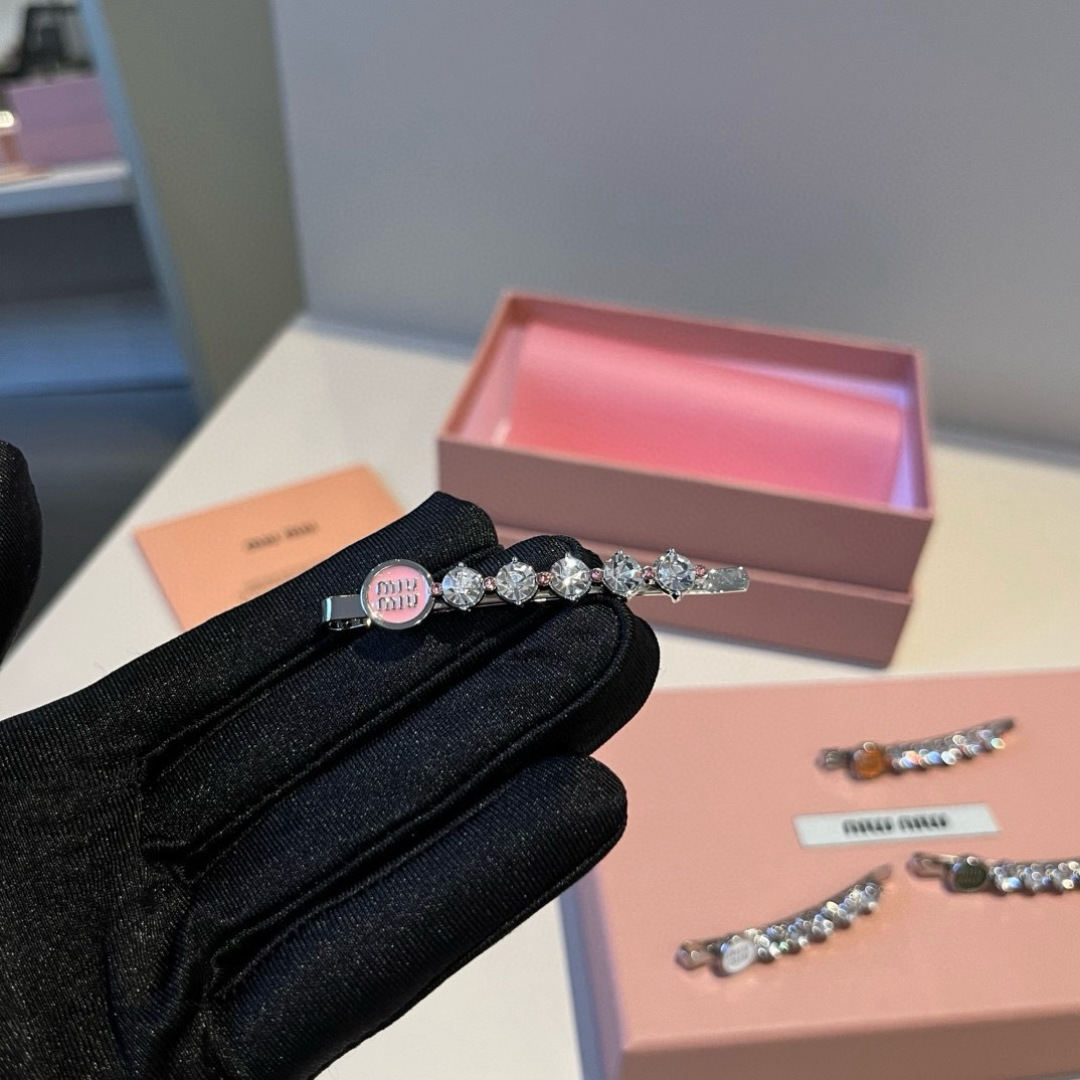 NO:881574,'Single' Miu Miu miumiu hairpins hairpins, hairpins, miumiu, hairpins19860909《单个》 缪缪miumiu发夹发夹,发夹,miumiu,hairpins,accessory