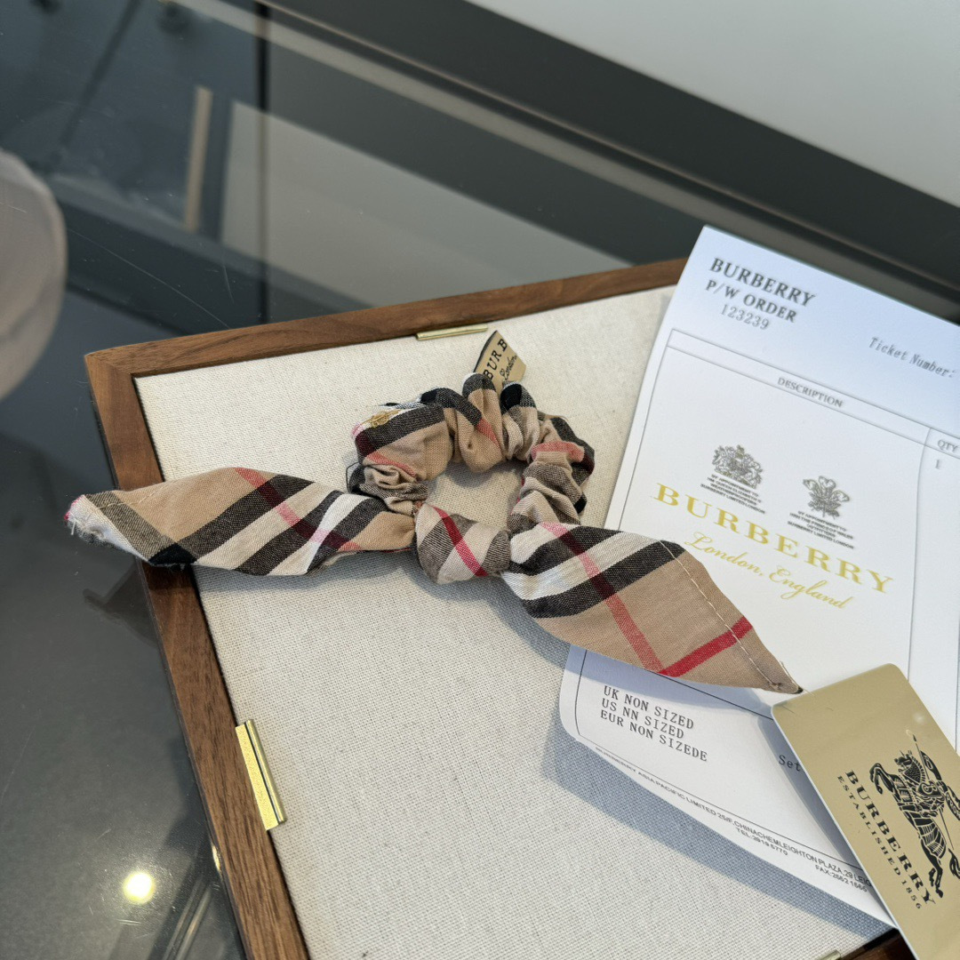 NO:942088,Burberry new hair ties, hairpins, burberry, hairpins19860909巴宝莉新款发圈发夹,发夹,burberry,hairpins,accessory