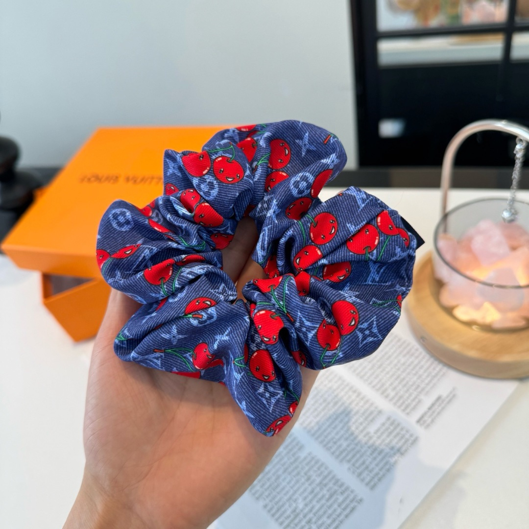 NO:941775,LV Louis Vuitton cherry hair tie hairpins, hairpins, louis vuitton, louis vuitton, hairpins19860909LV路易威登 樱桃发圈发夹,发夹,louis vuitton,louis vuitton,hairpins,accessory