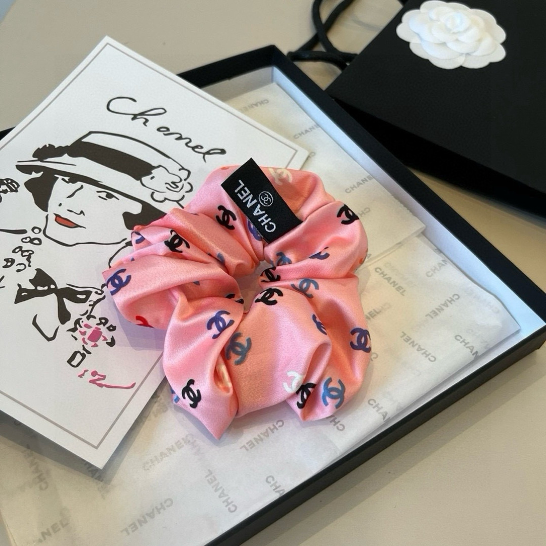 NO:941785,Chanel hair tie, satin fabric, blue pink black hair clip, hair clip, chanel, chanel, silk fabric, hairpins19860909Chanel香奈儿发圈,绸缎面料,蓝 粉 黑发夹,发夹,chanel,chanel,silk fabric,hairpins,accessory