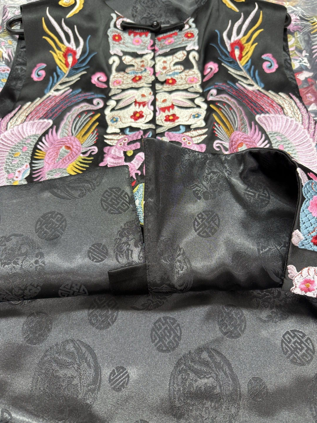 Luxurious DG Suit with High-Quality Embroidery and Guaranteed Shenzhen Quality - 图片 5