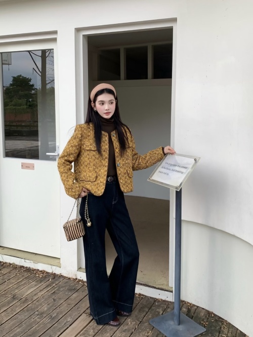 Elegant Chanel-Inspired Tweed Jacket: Korean Style, Warm Down Filling, Chic Design 1 Elegant Chanel-Inspired Tweed Jacket: Korean Style, Warm Down Filling, Chic Design