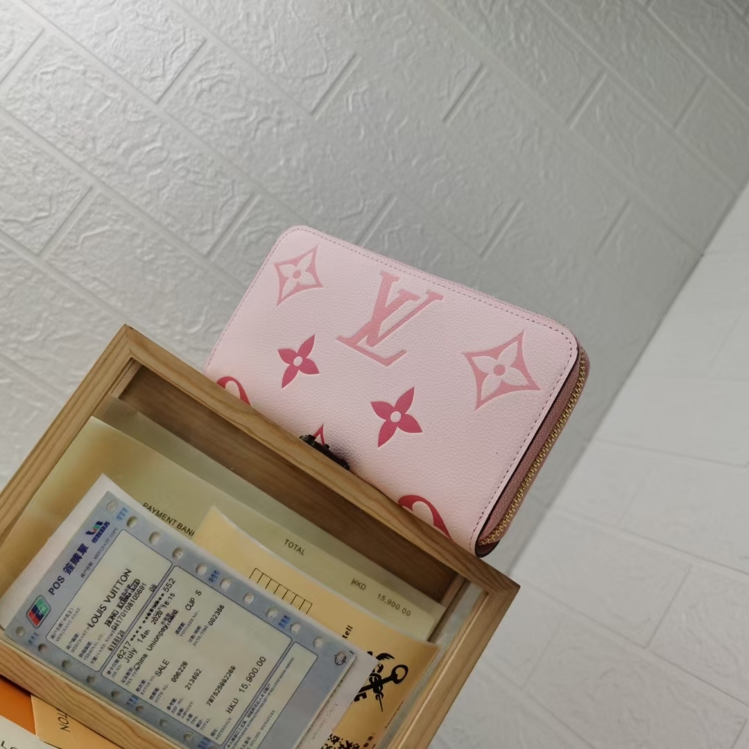 ルイ・ヴィトン By The Poolシリーズ ラウンドファスナー財布