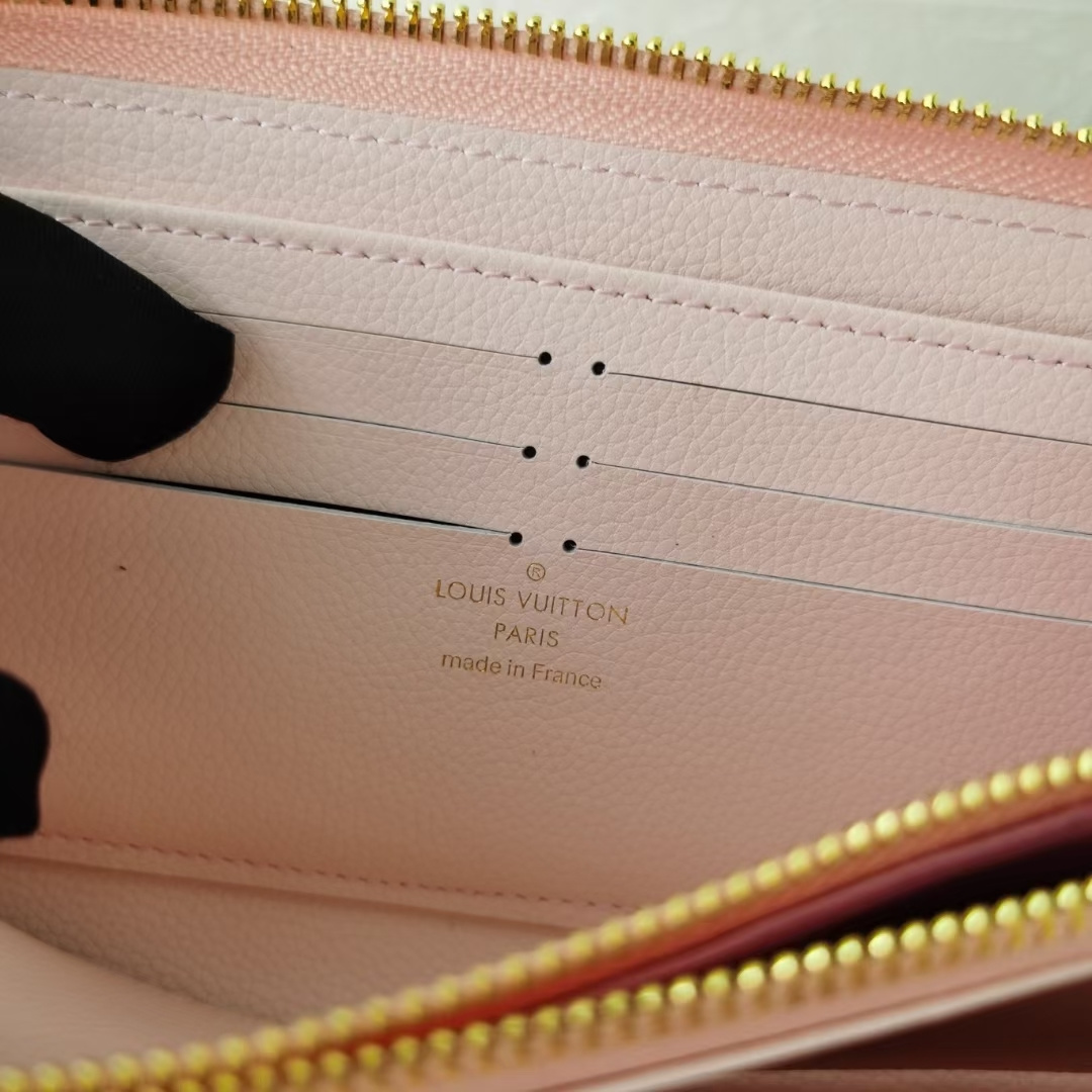 ルイ・ヴィトン By The Poolシリーズ ラウンドファスナー財布