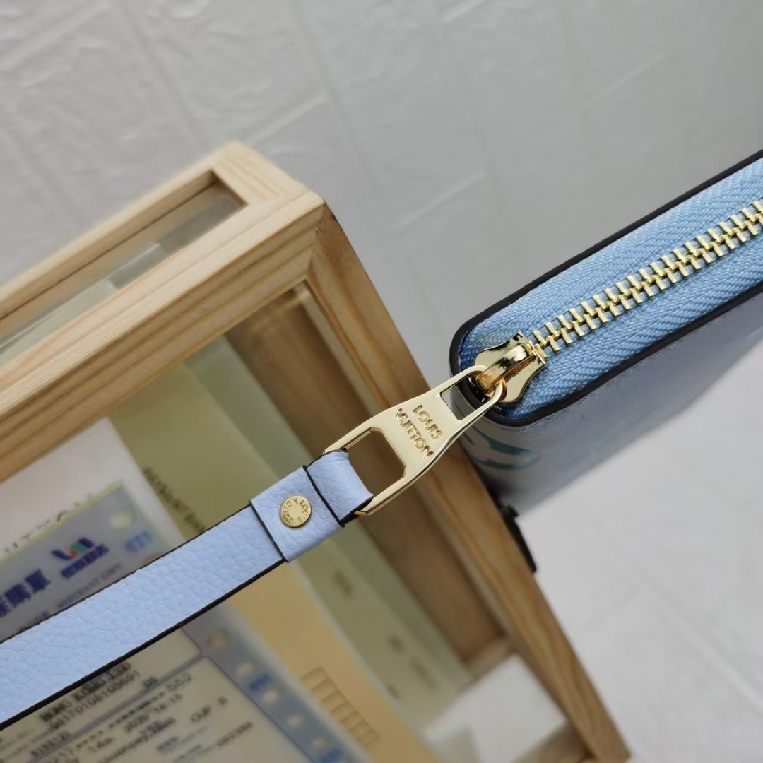 ルイ・ヴィトン By The Poolシリーズ ラウンドジッパー財布 モノグラム・アンプラン