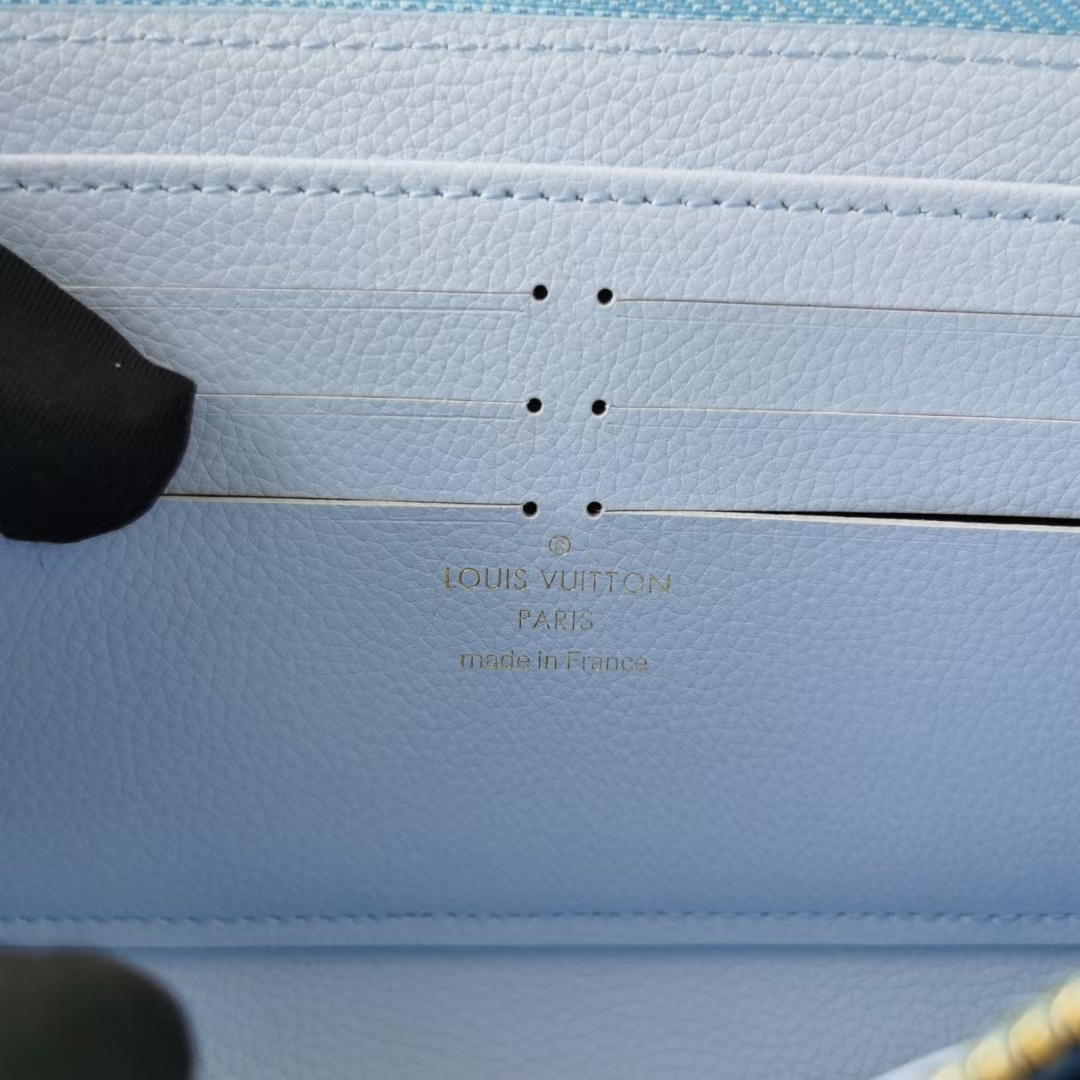 ルイ・ヴィトン By The Poolシリーズ ラウンドジッパー財布 モノグラム・アンプラン