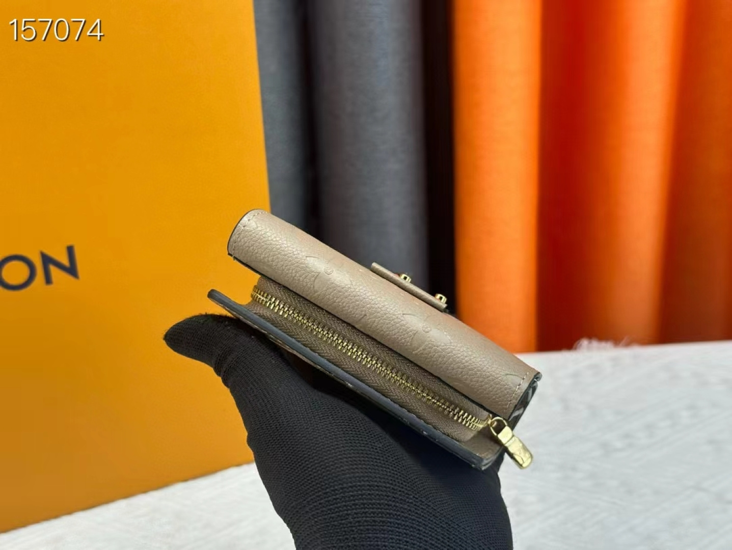 Louis Vuitton Metis 短款財布 ブラック(エンボス) スタイリッシュなデザイン