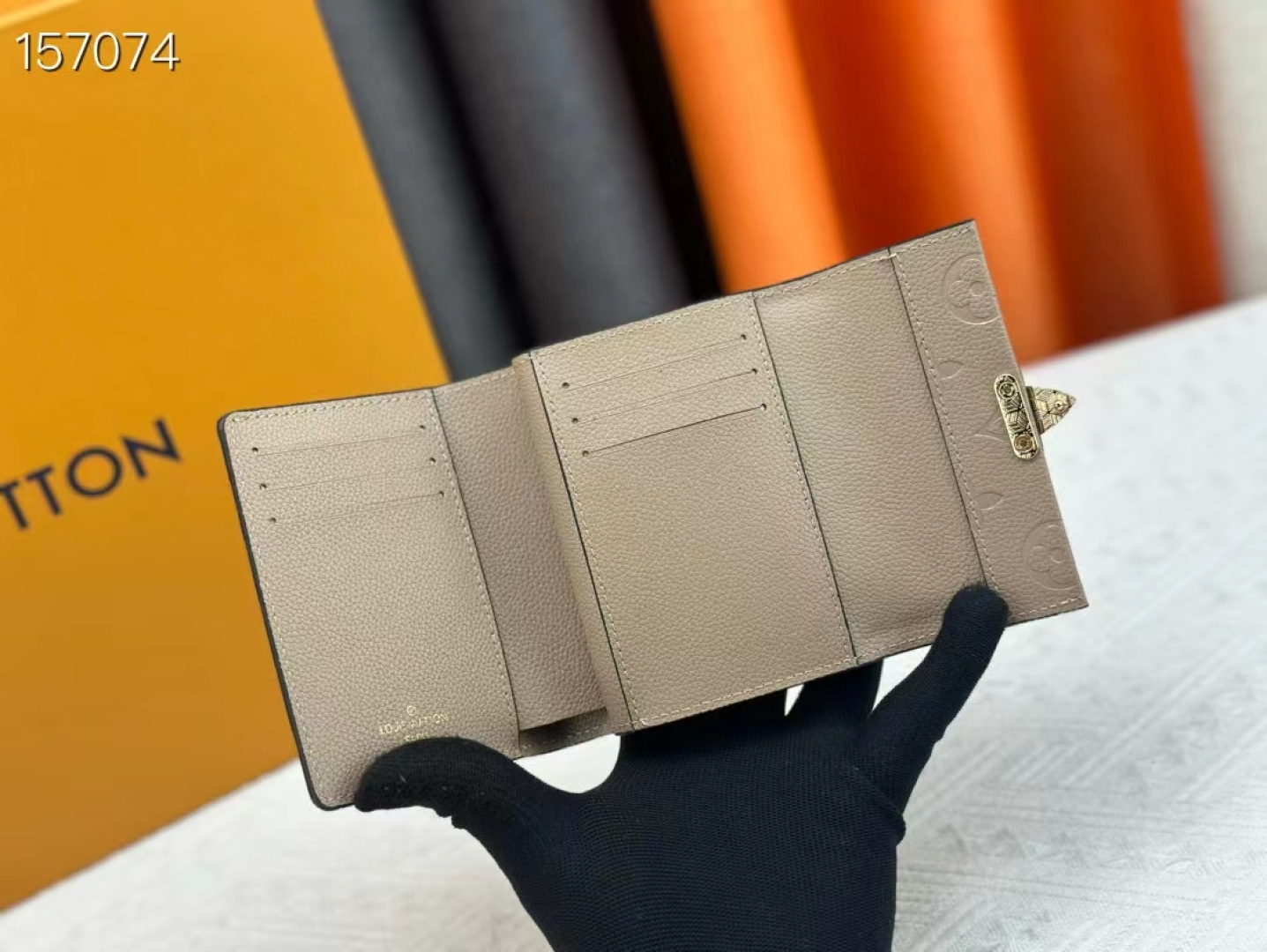 Louis Vuitton Metis 短款財布 ブラック(エンボス) スタイリッシュなデザイン