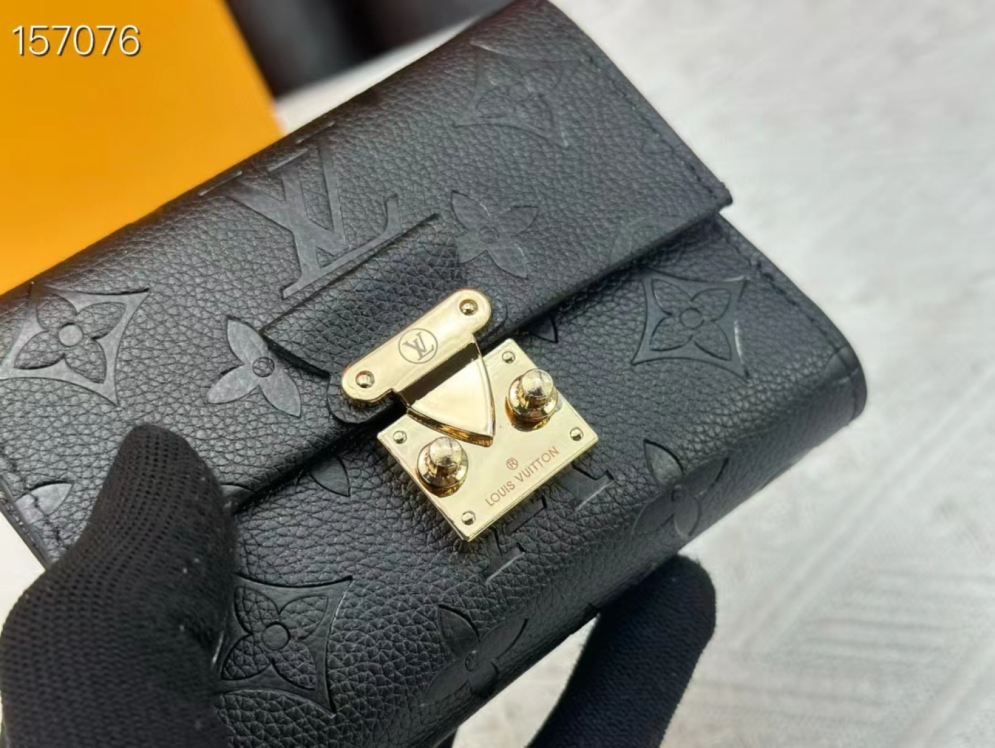 Louis Vuitton Metis 短款財布 - ブラック (エンボス)