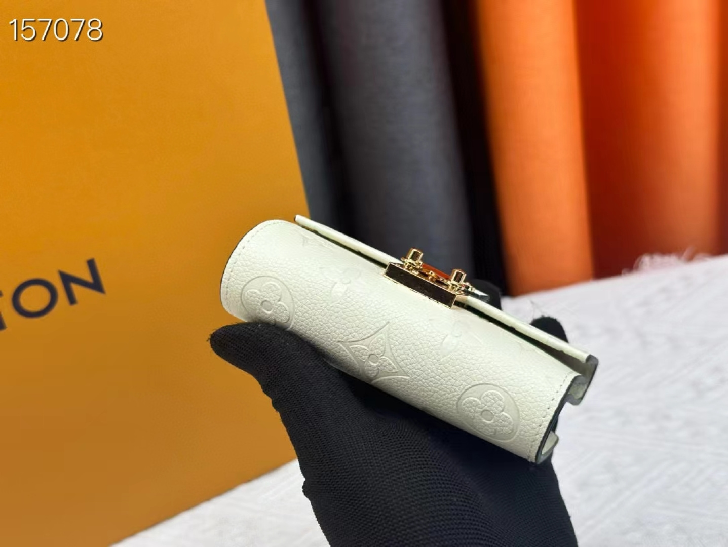 Louis Vuitton Metis 短款財布 M80880 ブラック (エンボス加工)