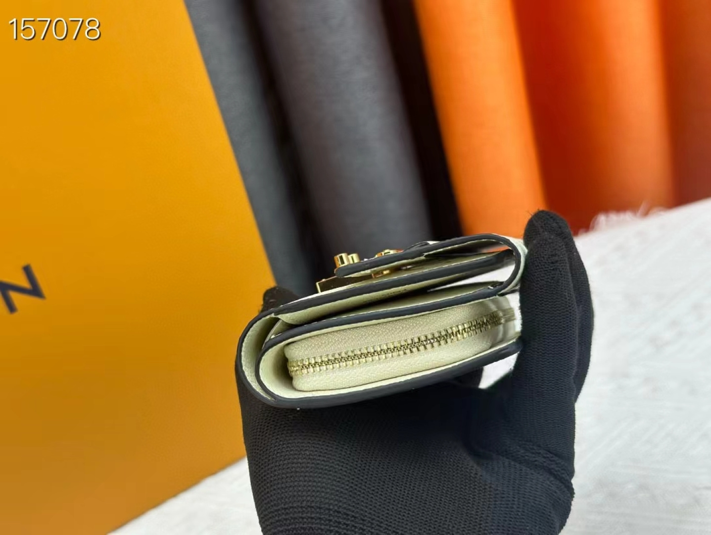 Louis Vuitton Metis 短款財布 M80880 ブラック (エンボス加工)