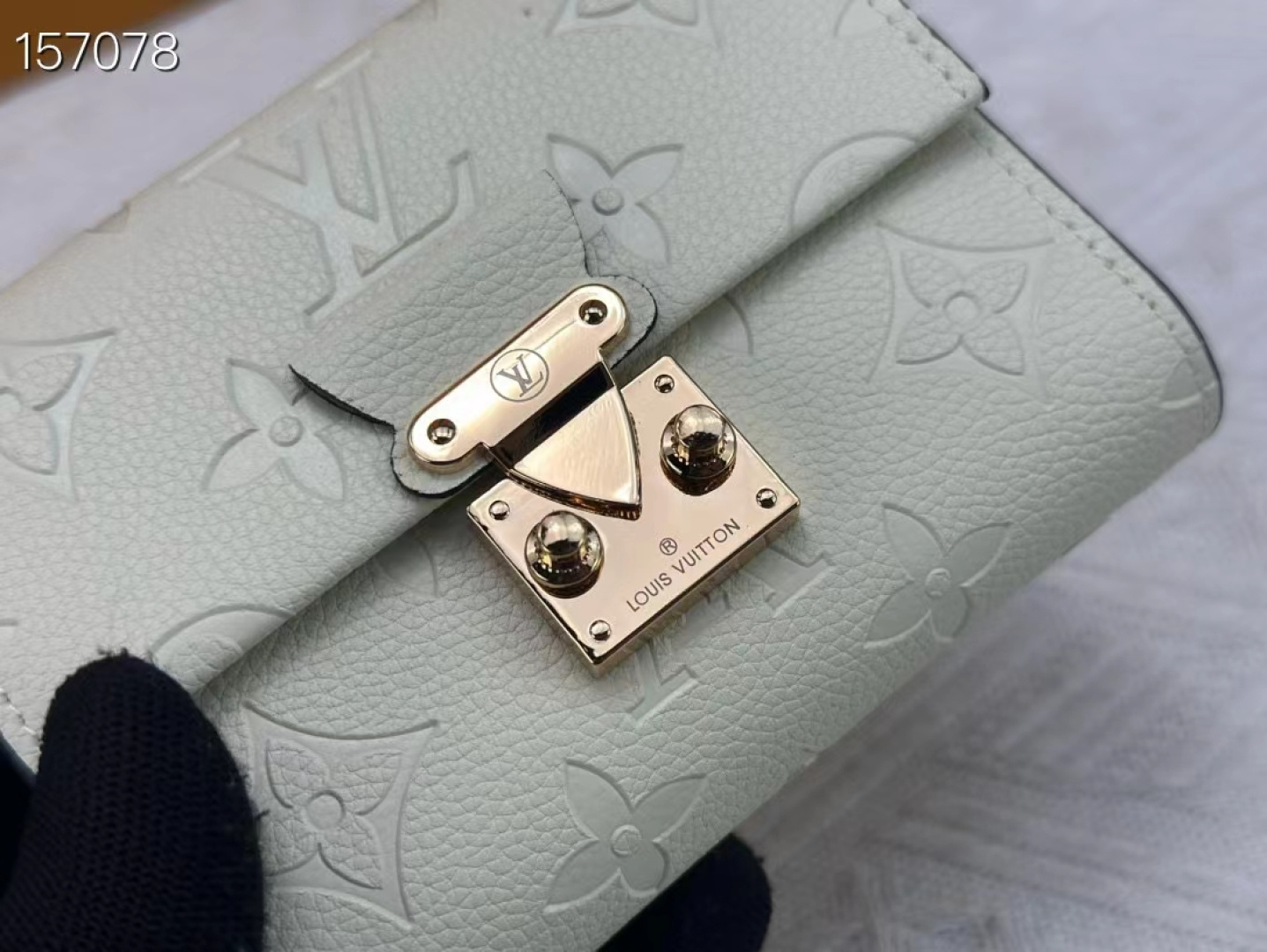 Louis Vuitton Metis 短款財布 M80880 ブラック (エンボス加工)