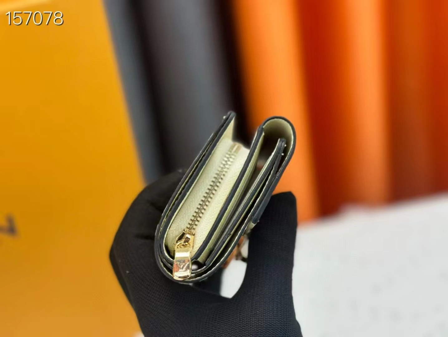 Louis Vuitton Metis 短款財布 M80880 ブラック (エンボス加工)