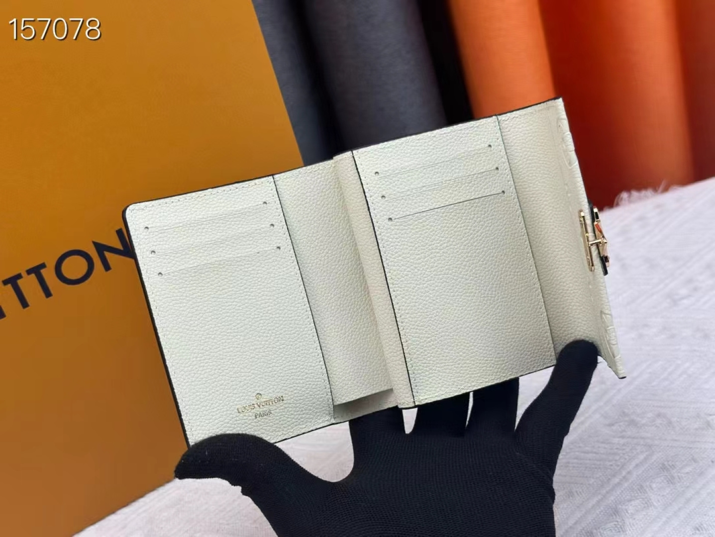 Louis Vuitton Metis 短款財布 M80880 ブラック (エンボス加工)