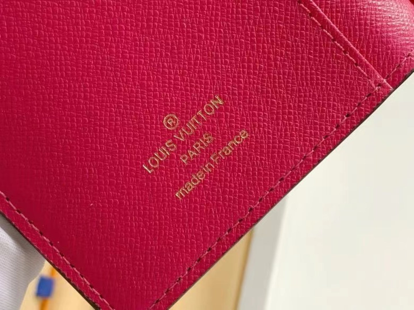 上品でスタイリッシュなCurieuseレディース財布