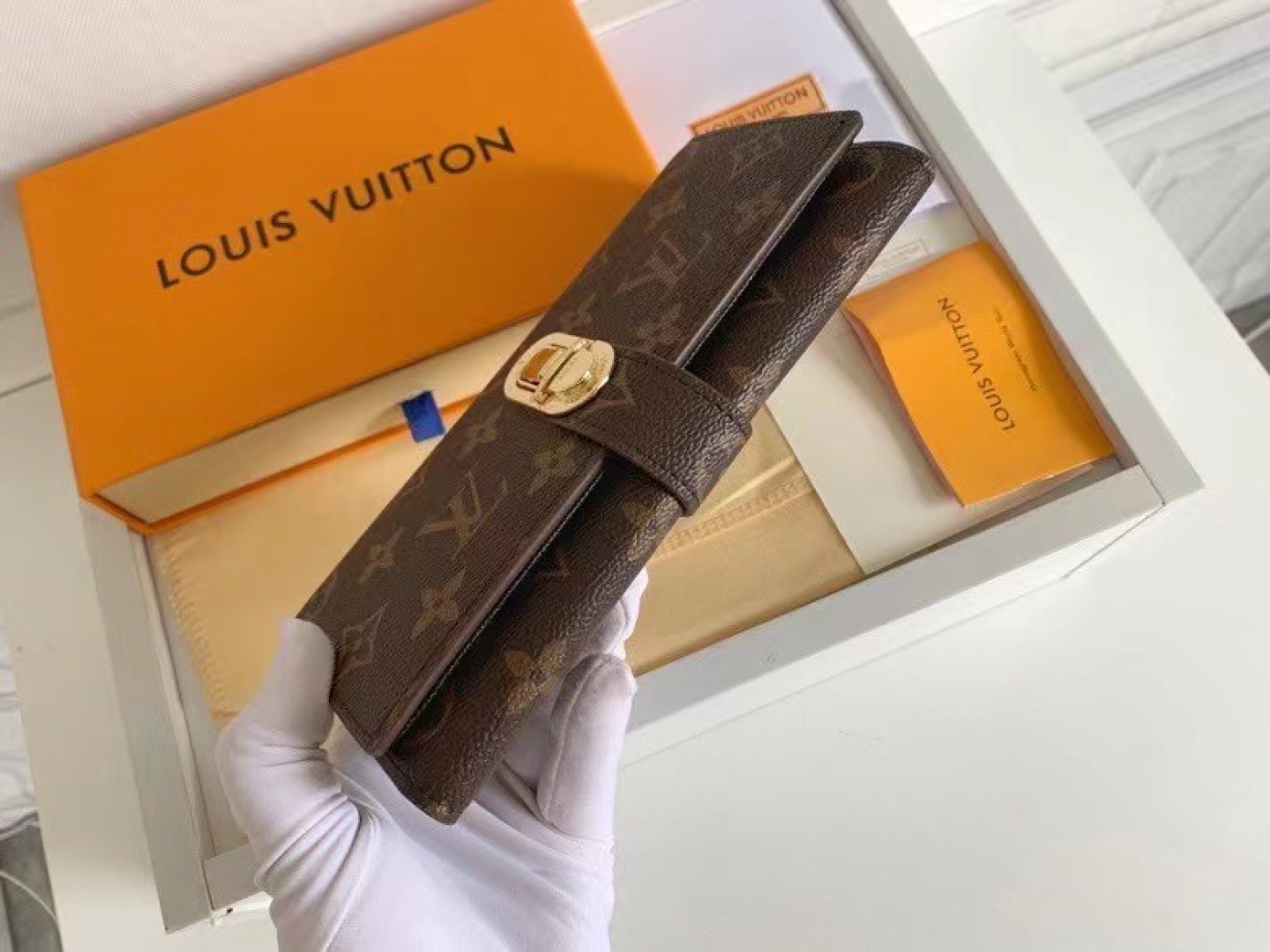 Curieuse レディース財布 - クラシックで洗練されたデザイン