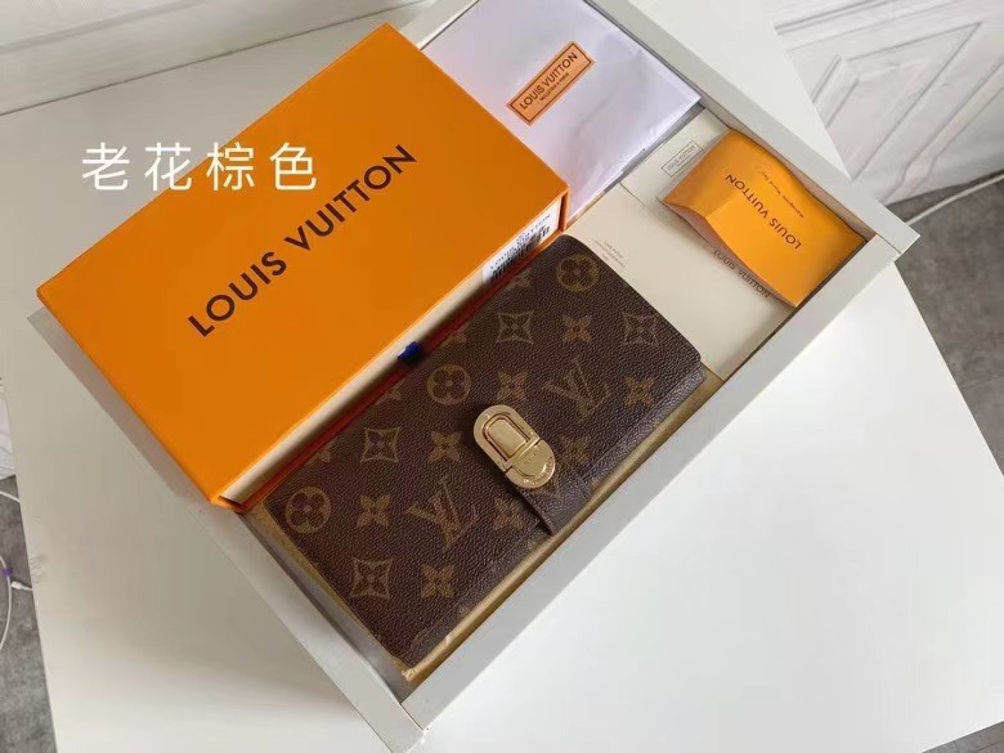 Curieuse レディース財布 - クラシックで洗練されたデザイン