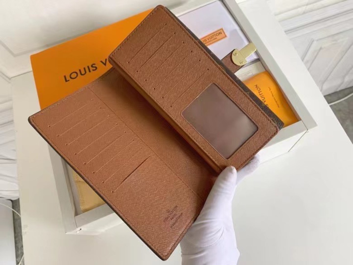 Curieuse レディース財布 - クラシックで洗練されたデザイン