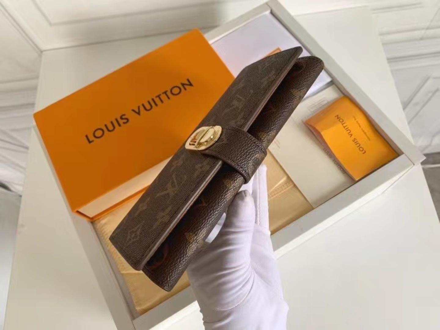 Curieuse レディース財布 - クラシックで洗練されたデザイン