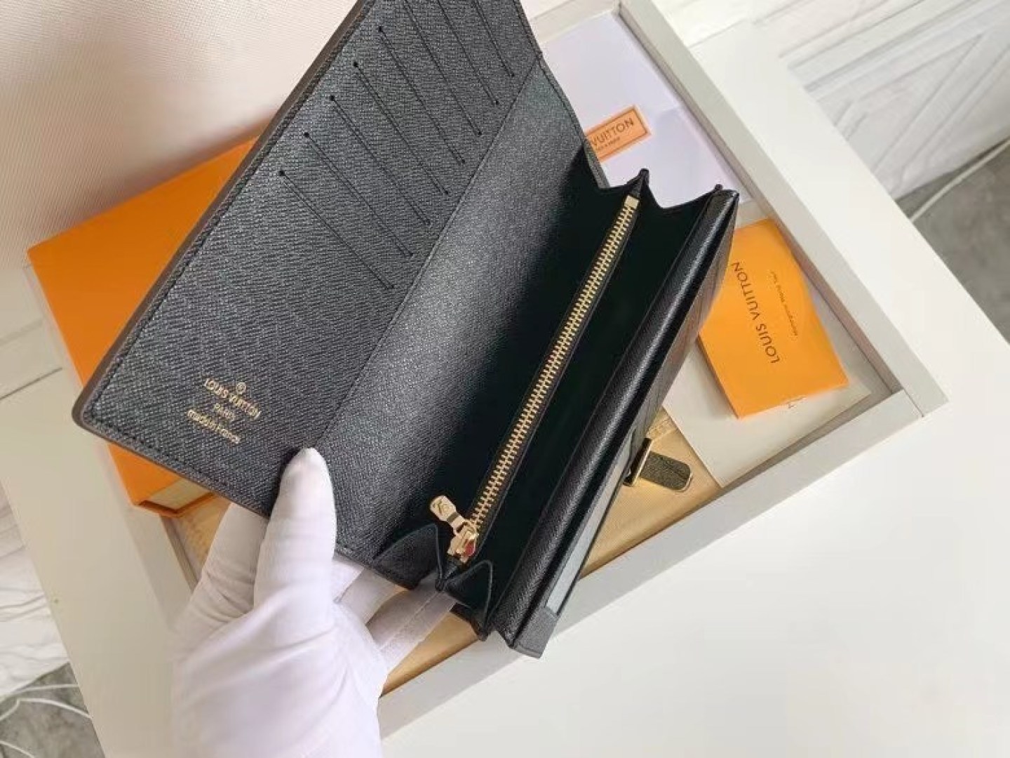 Curieuse レディース財布 - クラシックで洗練されたデザイン