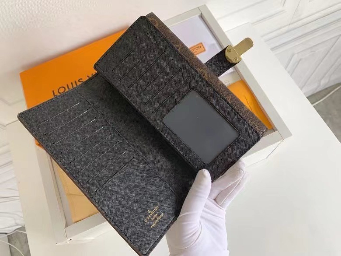 Curieuse レディース財布 - クラシックで洗練されたデザイン