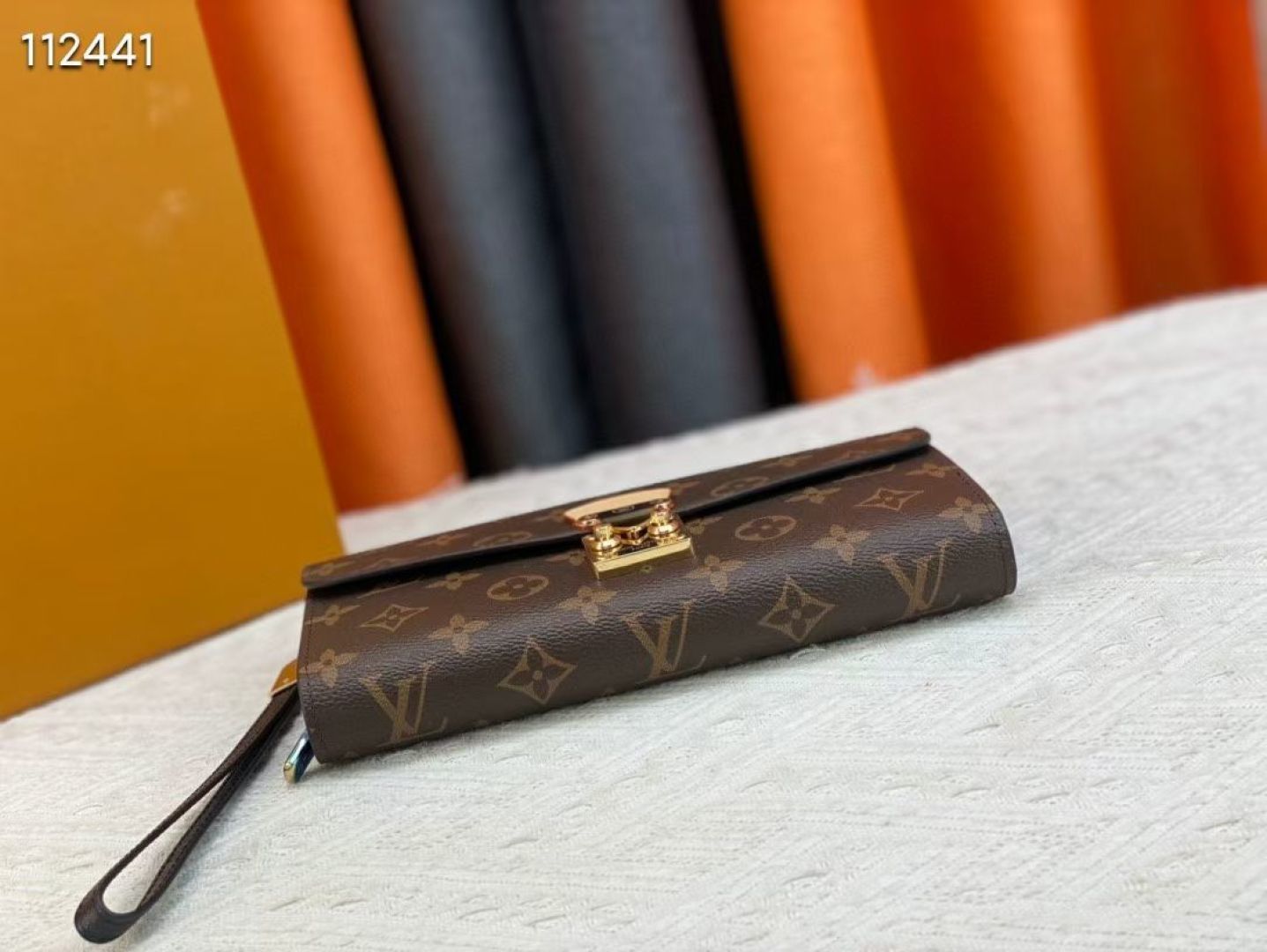 新登場！清爽白格の高級牛皮財布