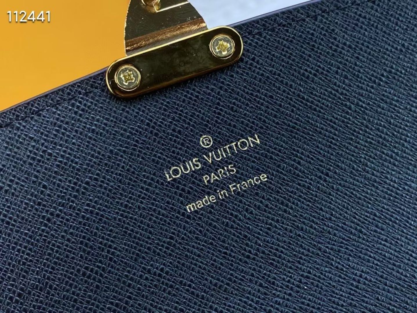 新登場！清爽白格の高級牛皮財布