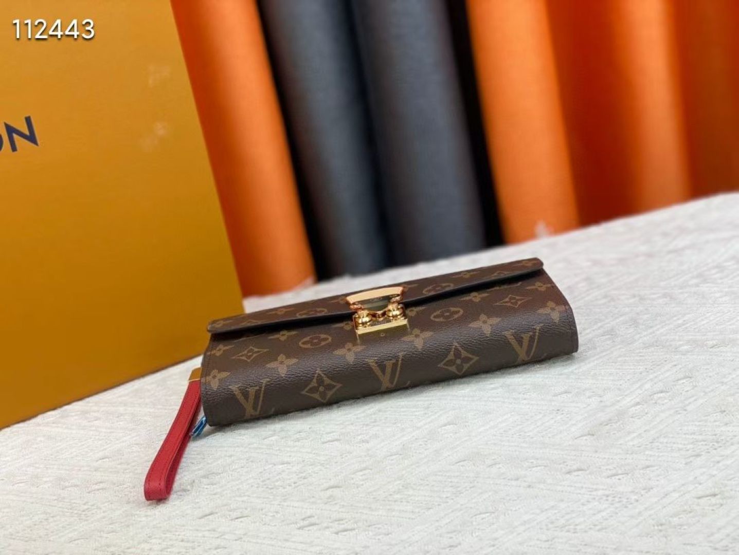 清爽ホワイトチェックの牛皮トートバッグ