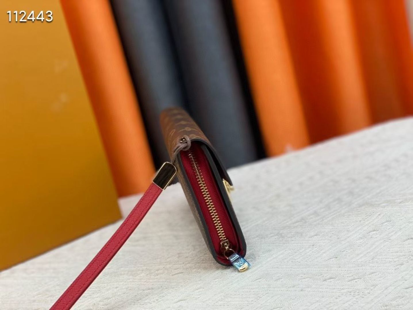 清爽ホワイトチェックの牛皮トートバッグ