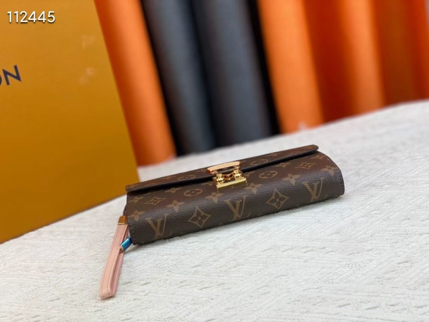 新登場!清爽白格の高級牛皮財布