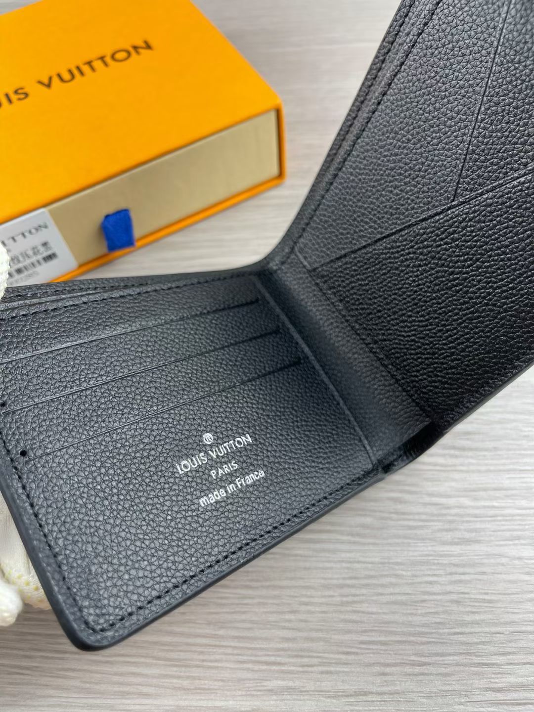 ダミエグラフィットスタイルの高級財布