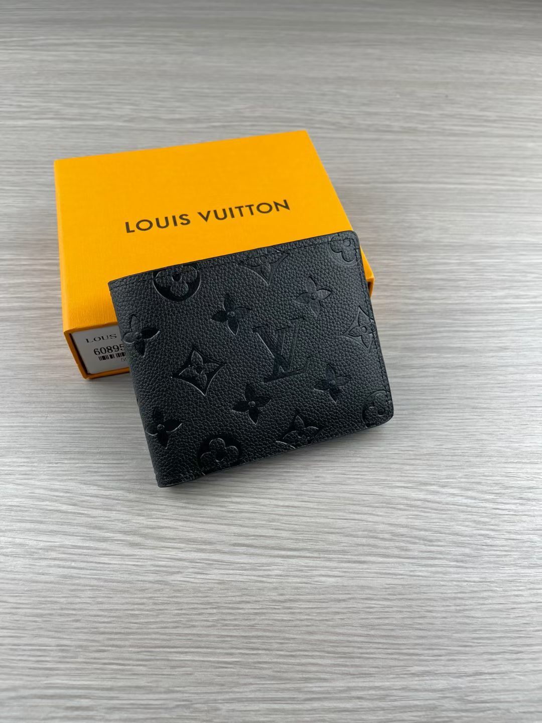 ダミエグラフィットスタイルの高級財布