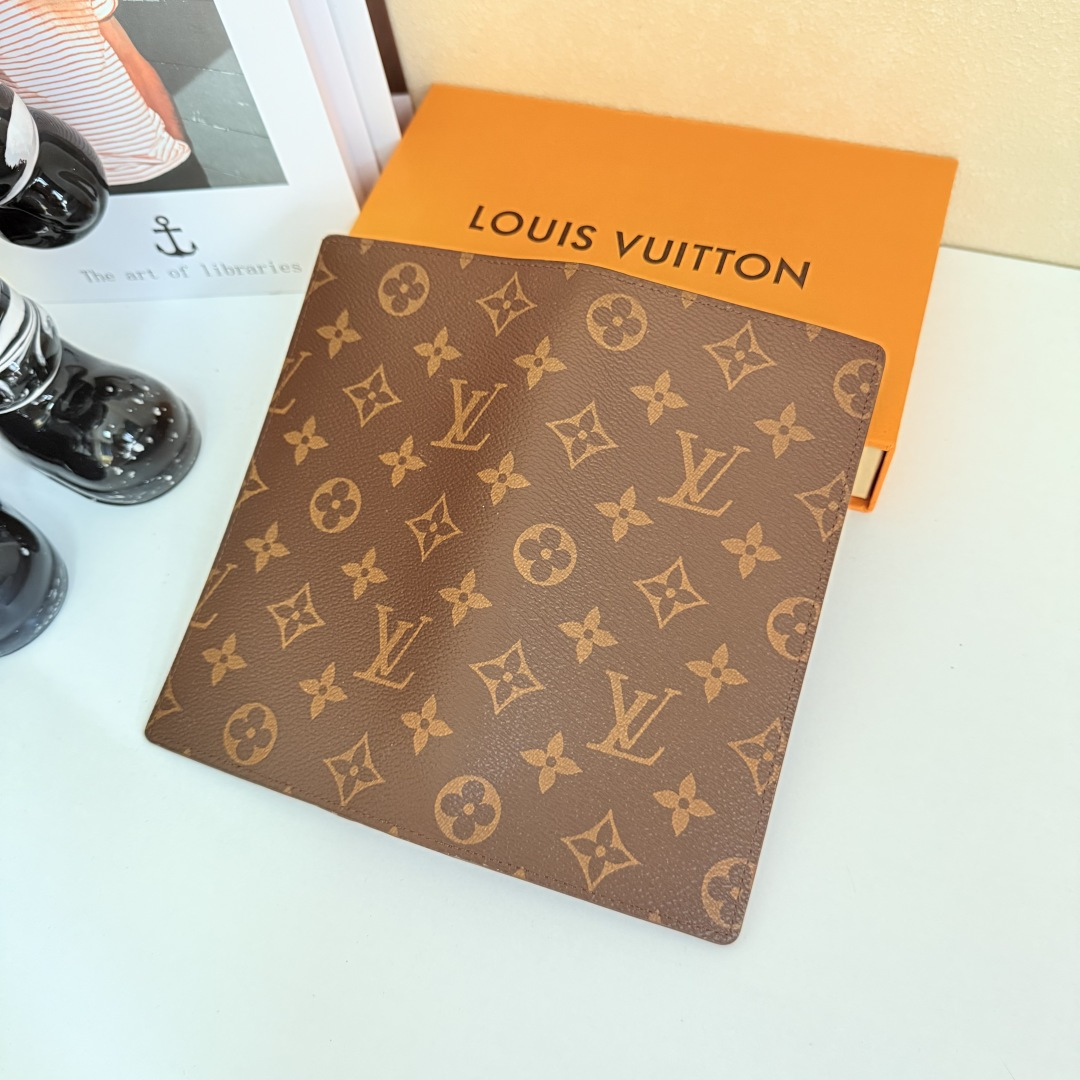 モノグラムブラッザ財布 - 力強さと機能性を兼ね備えたデザイン